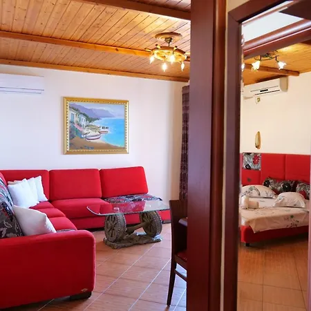 Апартаменты Crystal *